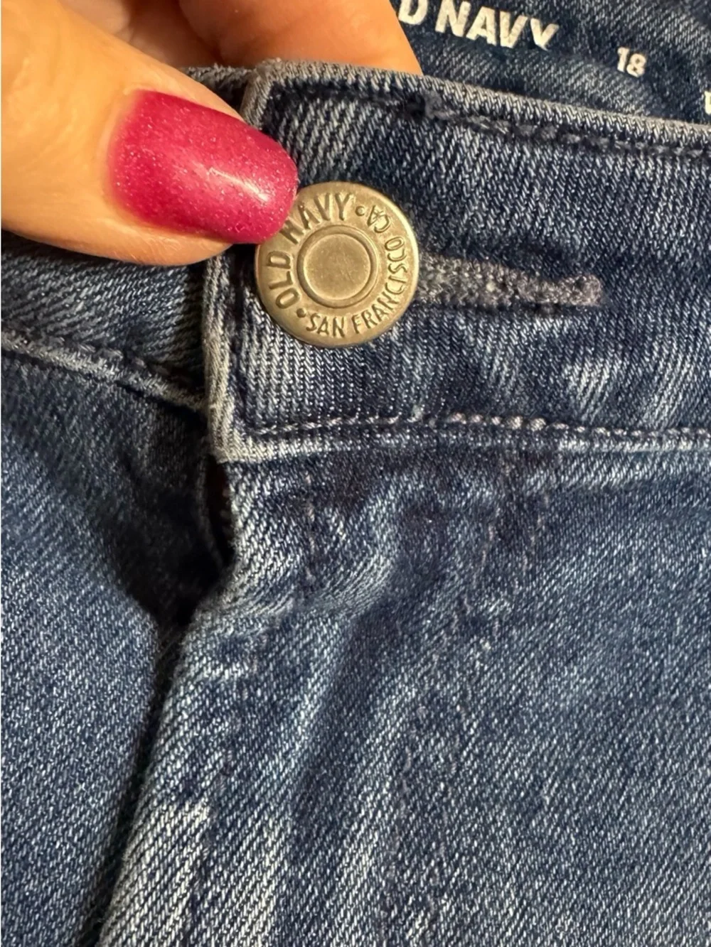 Old Navy Women’s WOW High-Rise Loose Jeans PLUS: 18 #10 - Picture 3 of 7